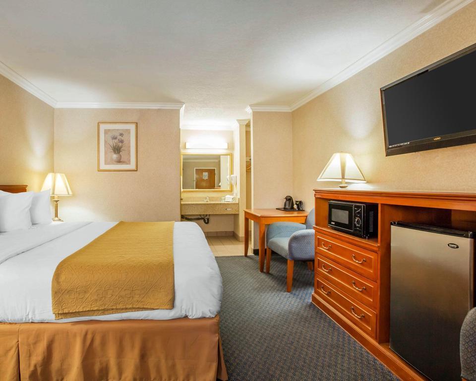Inn Quality Near Hollywood Walk Of Fame 2*