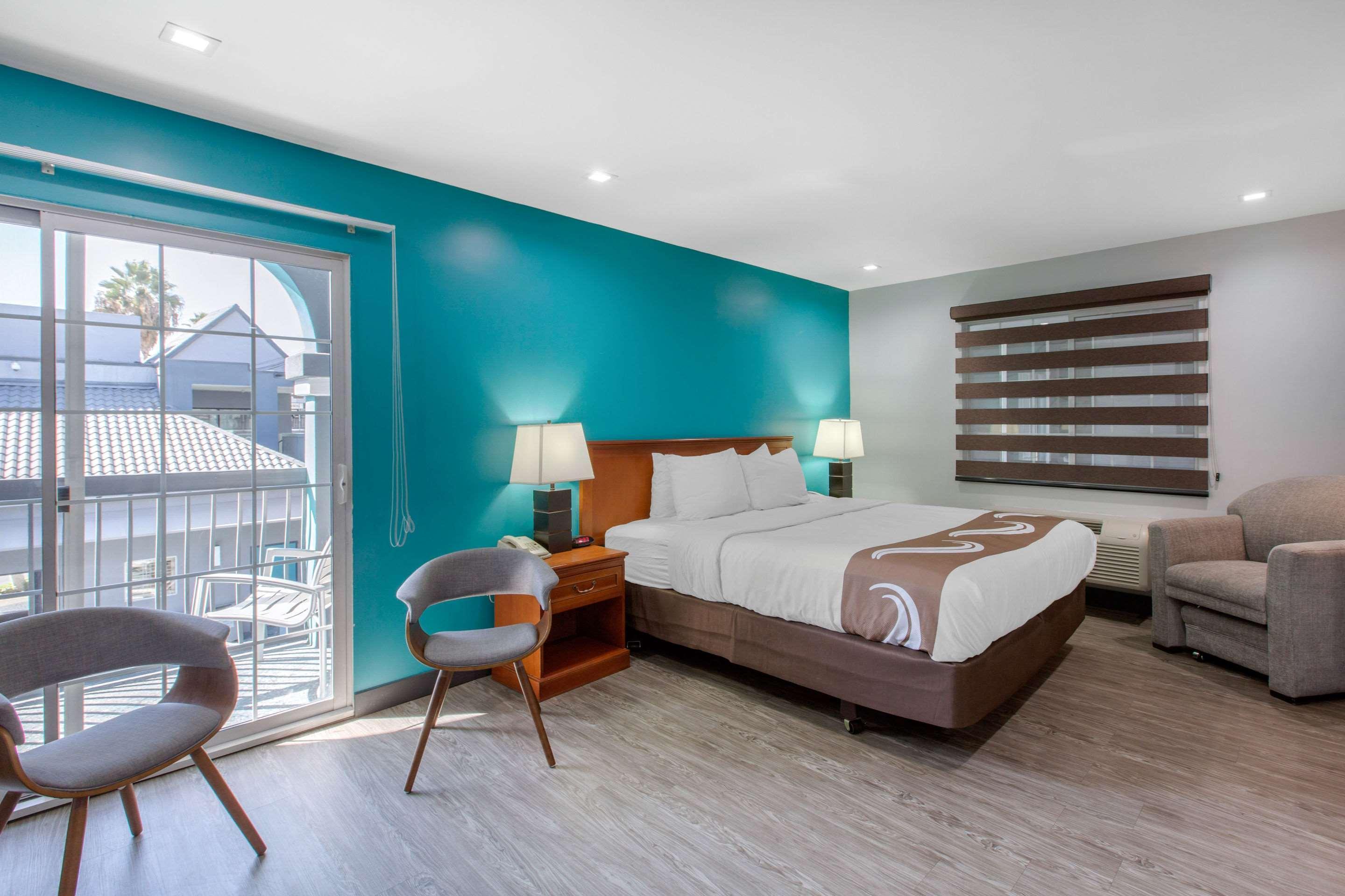 Inn Quality Near Hollywood Walk Of Fame