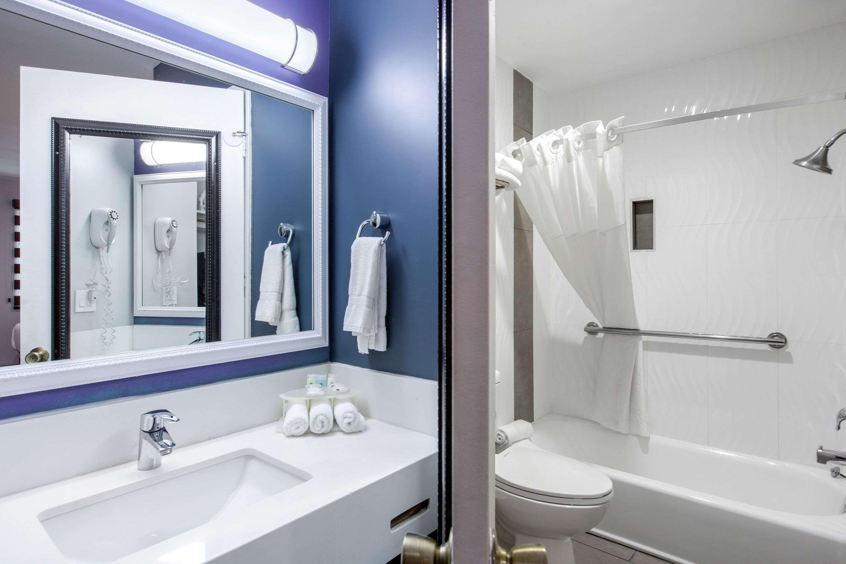 Quality Near Hollywood Walk Of Fame Inn 2*
