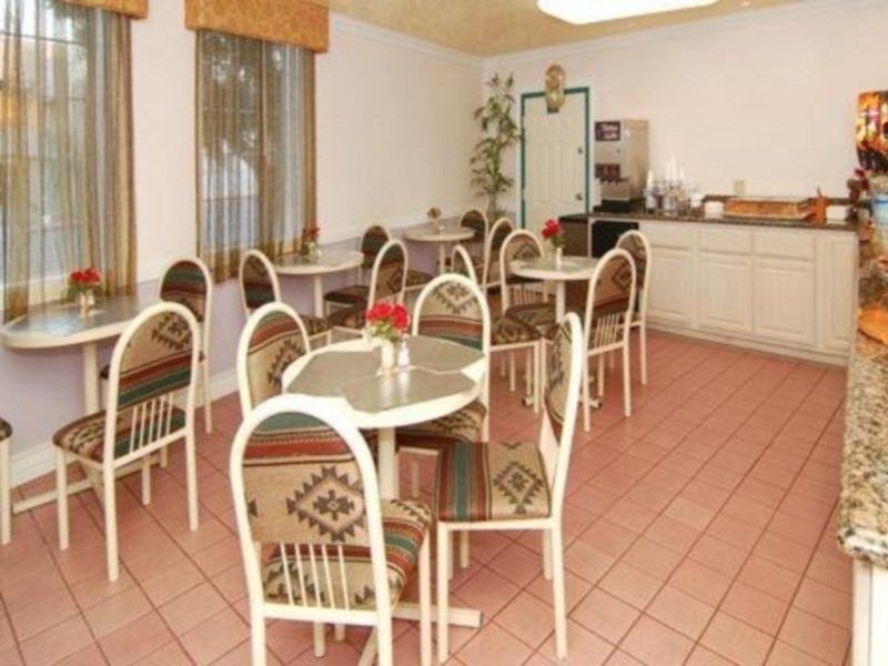 Inn Quality Near Hollywood Walk Of Fame 2*