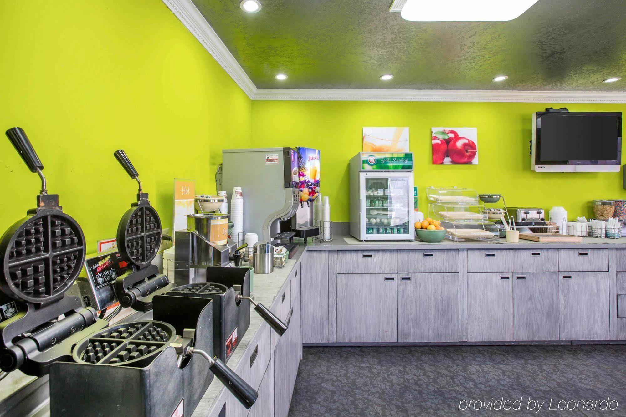 Inn Quality Near Hollywood Walk Of Fame
